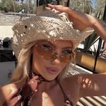 𝐌 𝐎 𝐋 𝐋 𝐈 𝐄  𝐒 𝐀 𝐋 𝐌 𝐎 𝐍