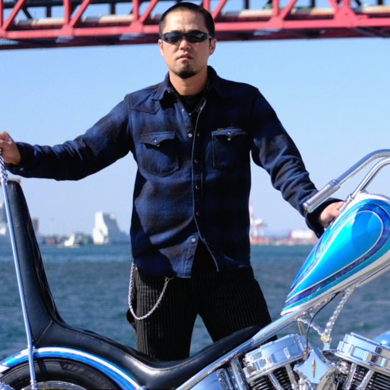 REVOLT CUSTOM CYCLES -Custom Builder-