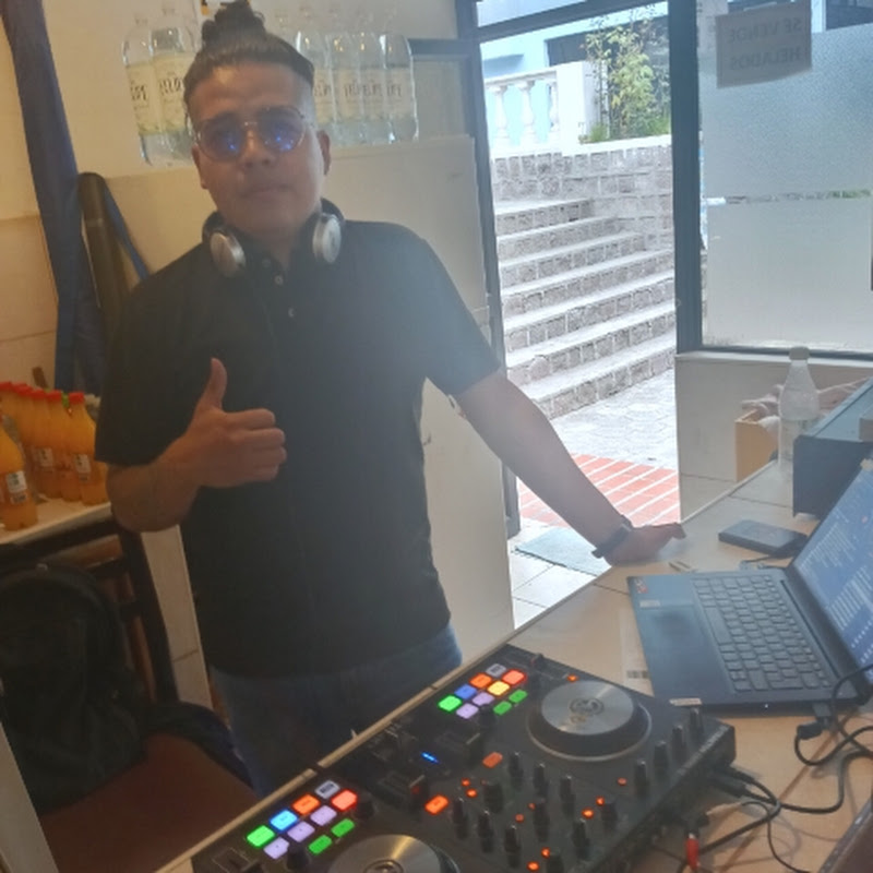 Dj Bryan in the mix 