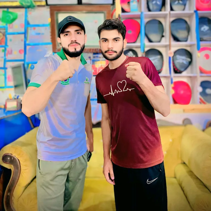 乂🥊🦅ɃȺǤĦƗ ɃØXɆɌ🥊︻╦╤─