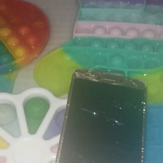 phone and fidget lover