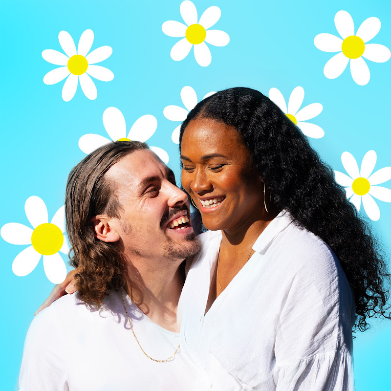 Max & Maya Living
