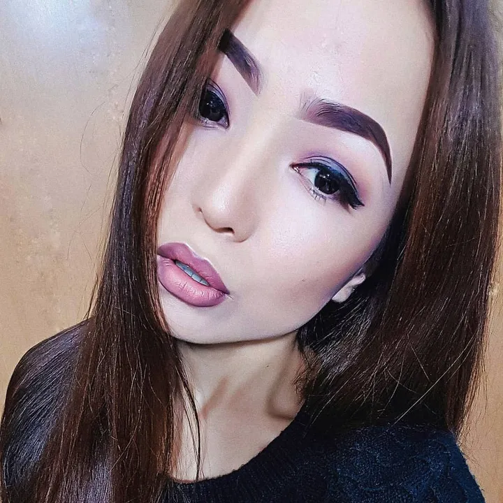 Айя БОЗОВА