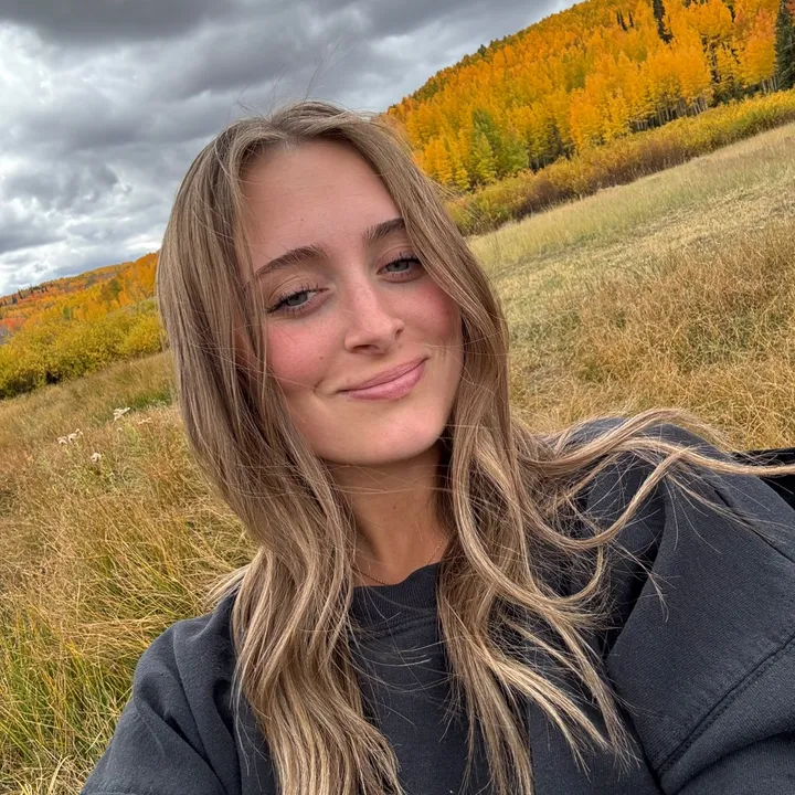 LINDSAY ROBBINS