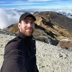 De Paseo Por | Carlos Peña