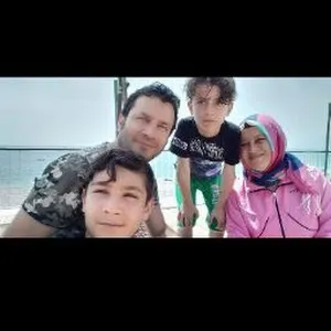 Aynur Aydemir ve Ailesi