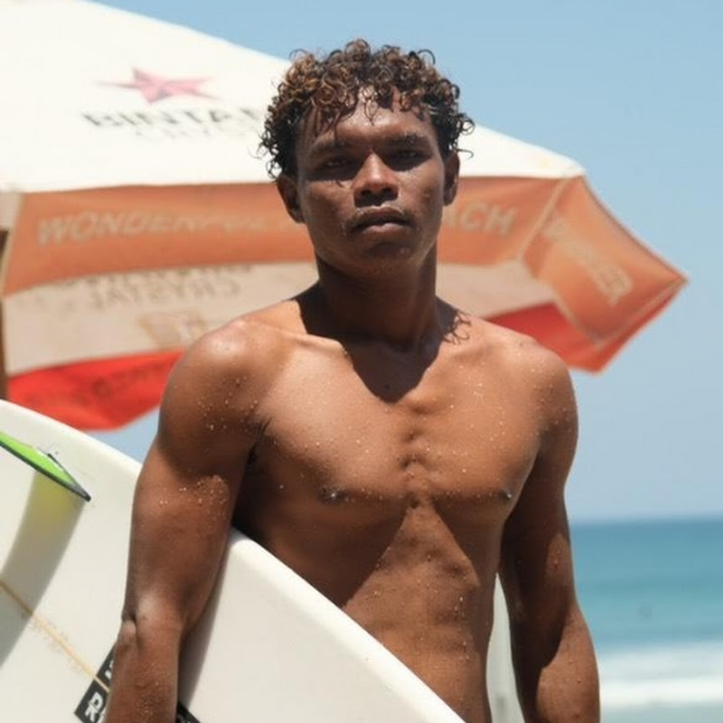 Julian surfing