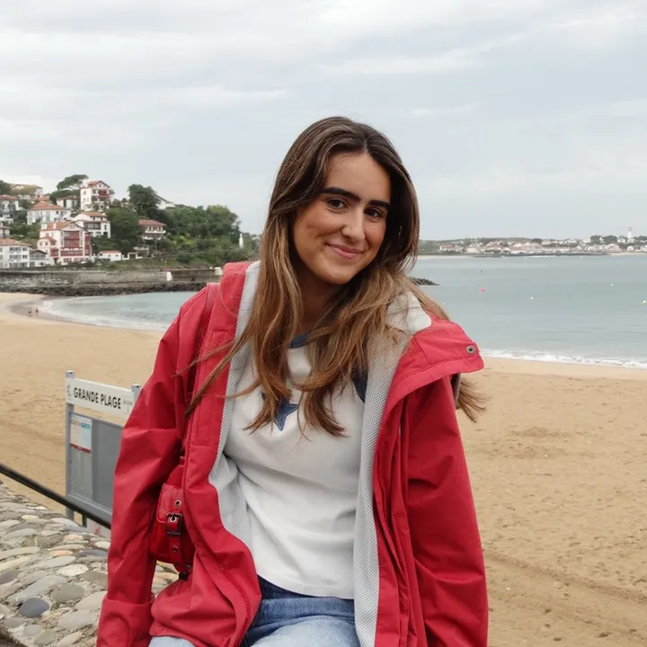uxue 🤍 | living abroad