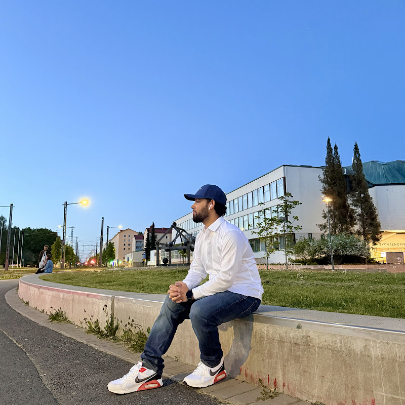 STUDY & EXPLORE 