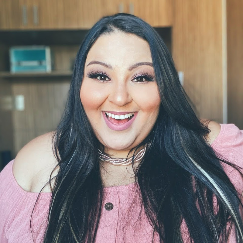 MARI LIMA - CURADORIA DE MODA PLUS SIZE 