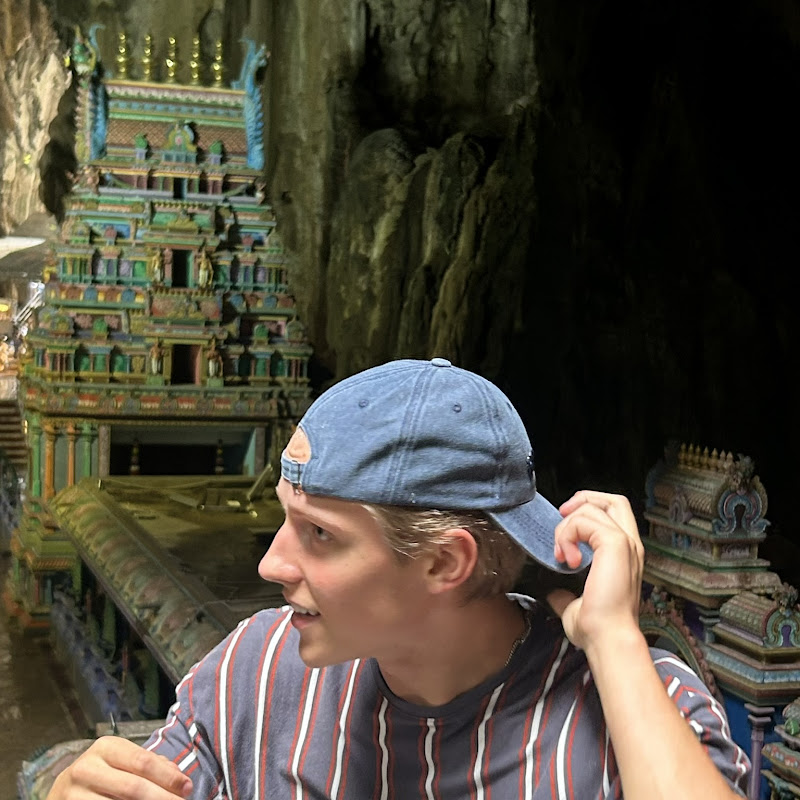 OliverWhispers ASMR