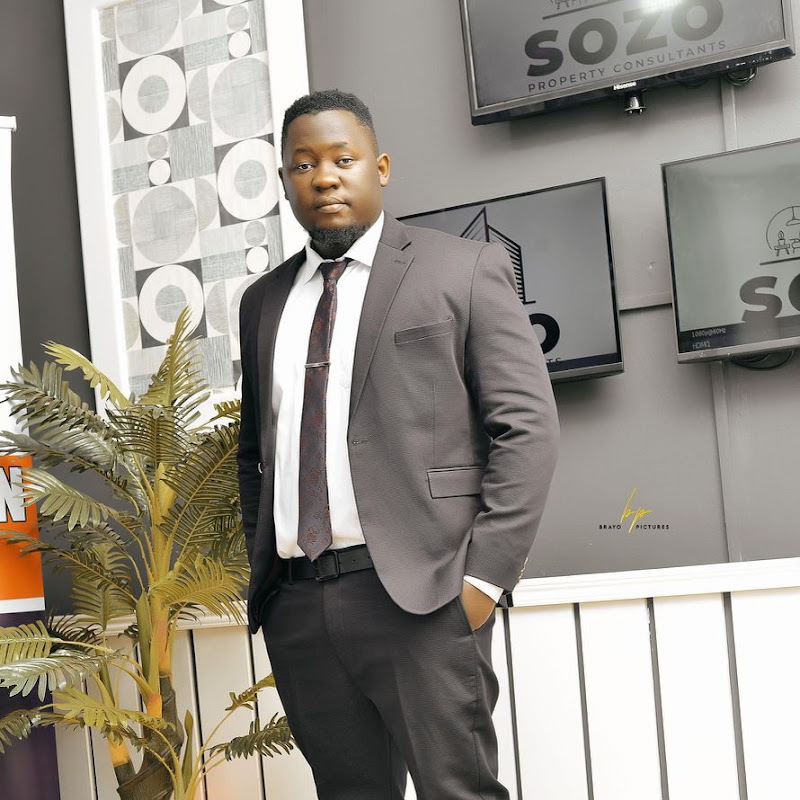 DIRECTOR SOZO