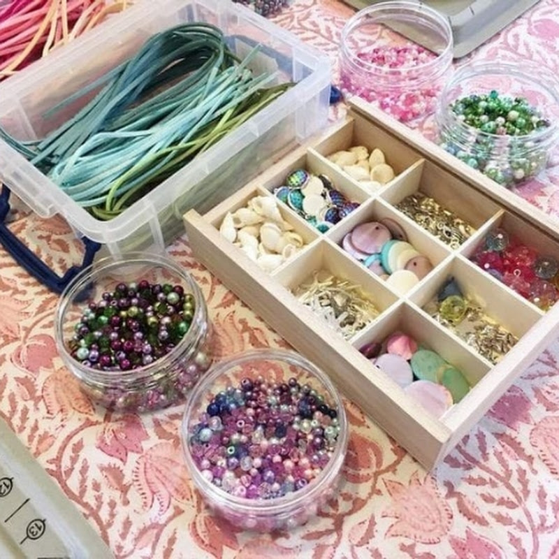 BEEA'S ART & CRAFTS 