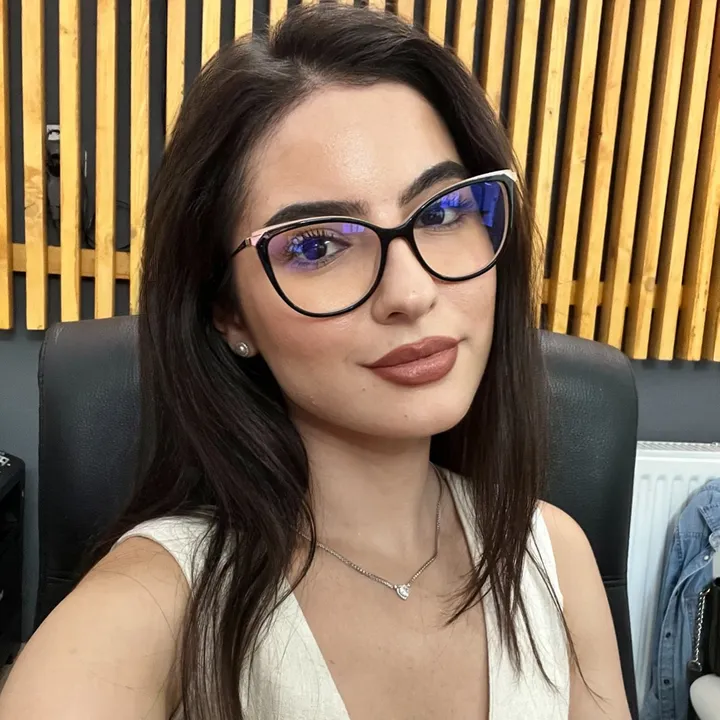 Luiza Cristina Make-Up Artist