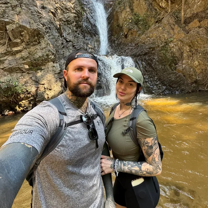 Sam & Kita | 🌎