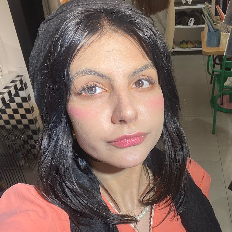 Mina Garousi 