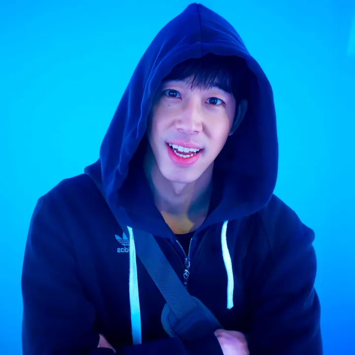 한국의 바키 Sina 🇰🇷