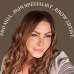 Ema Brown     •MAKEUP ARTIST•