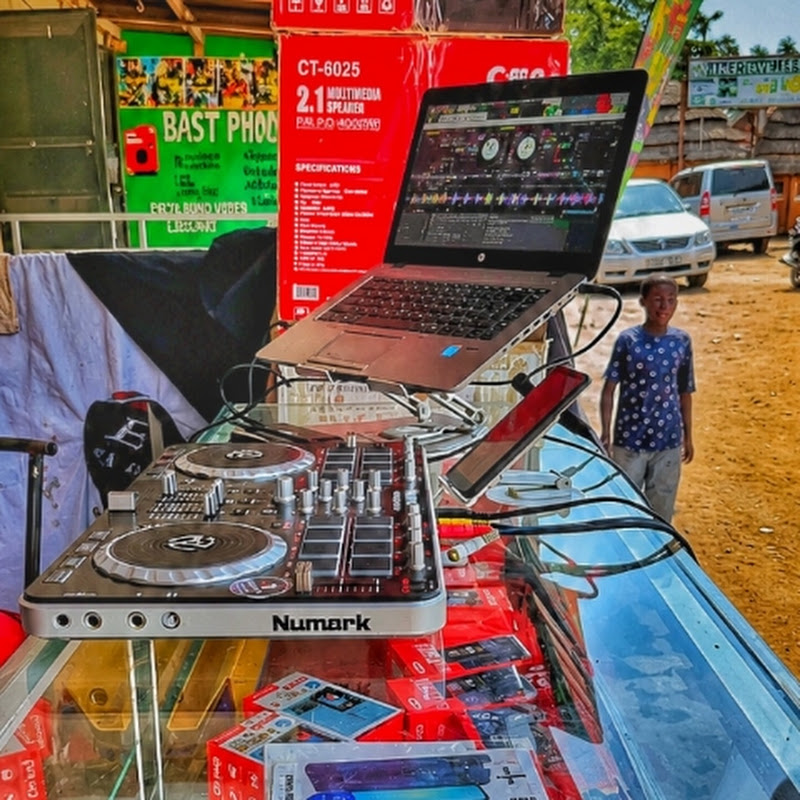 DEEJAY SAM UG 