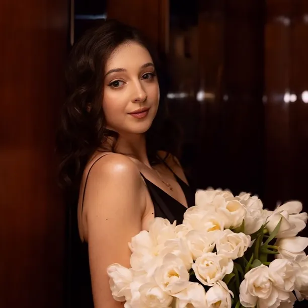 Julia 🦋🌸💕