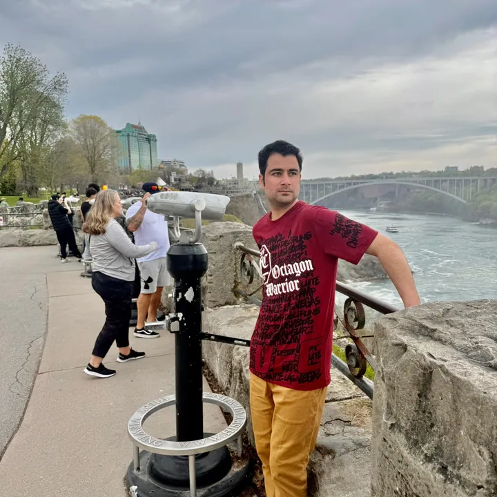 ikramkhan🍁🇨🇦