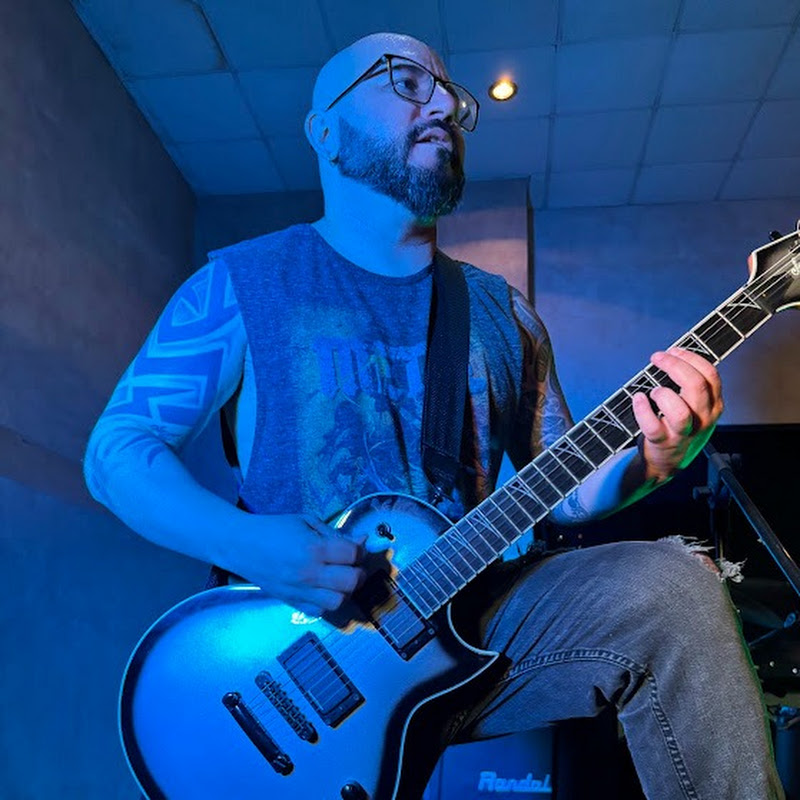Amner Hunter Makes Music