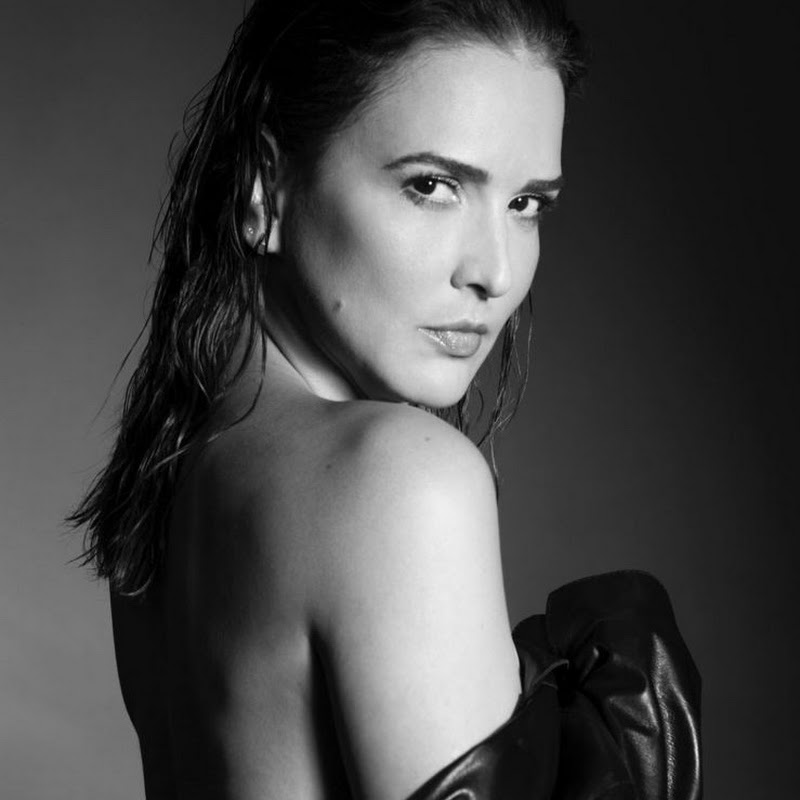 Mô Almada