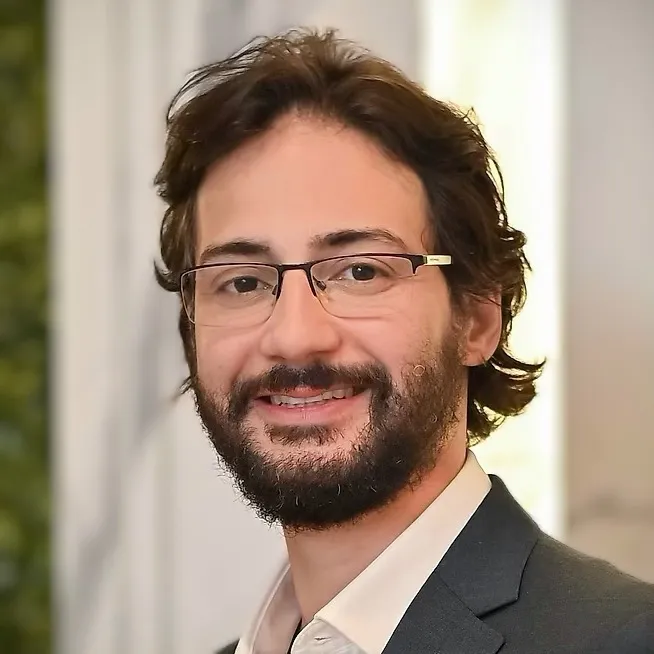 Rafael Azevedo • MÉDICO