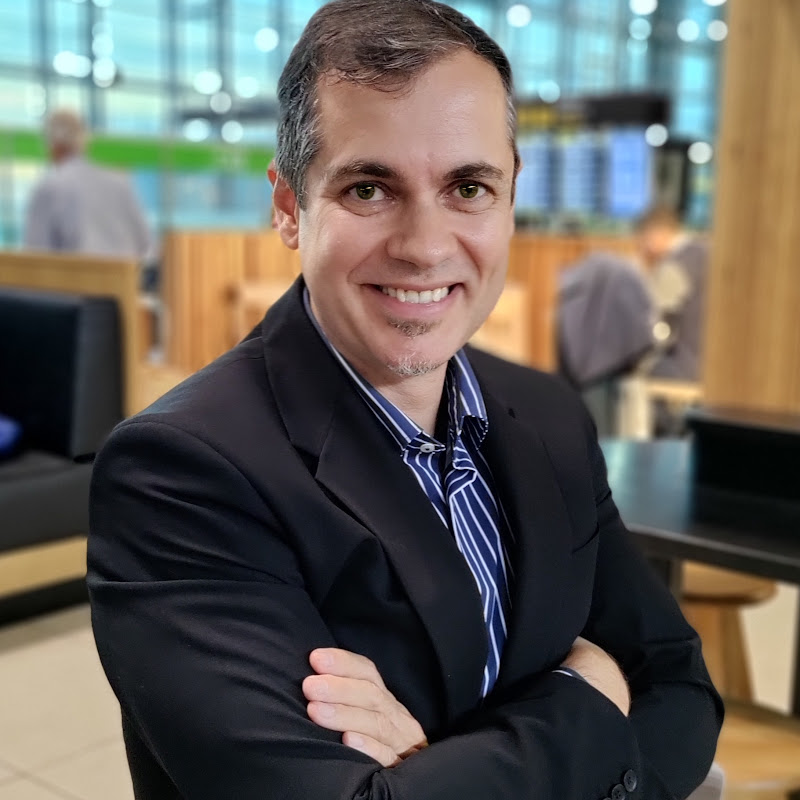 Adrián Díaz  李安