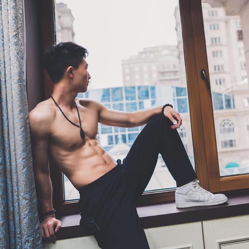 Bật Tizi Ngắm Trai Đẹp