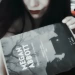 Julie Strange 🦇🎃👻🩸🔥Book Geek 📖🤓
