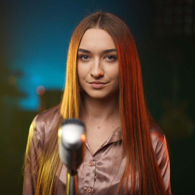 Alexandra Parasca - Singer
