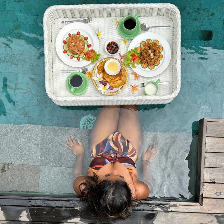 Sen2 | Food • Flights • Fun