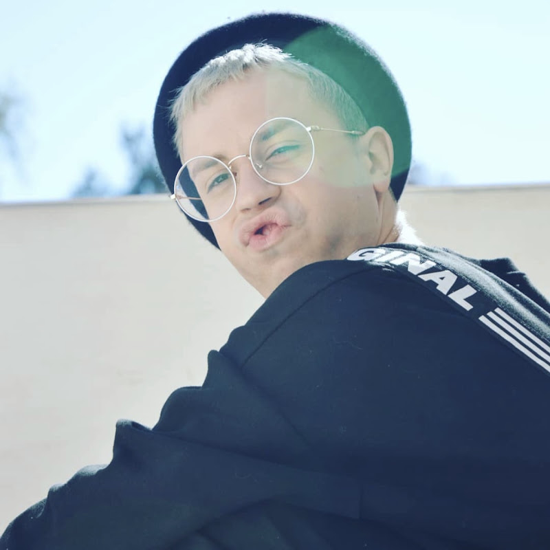 IAN K SORA