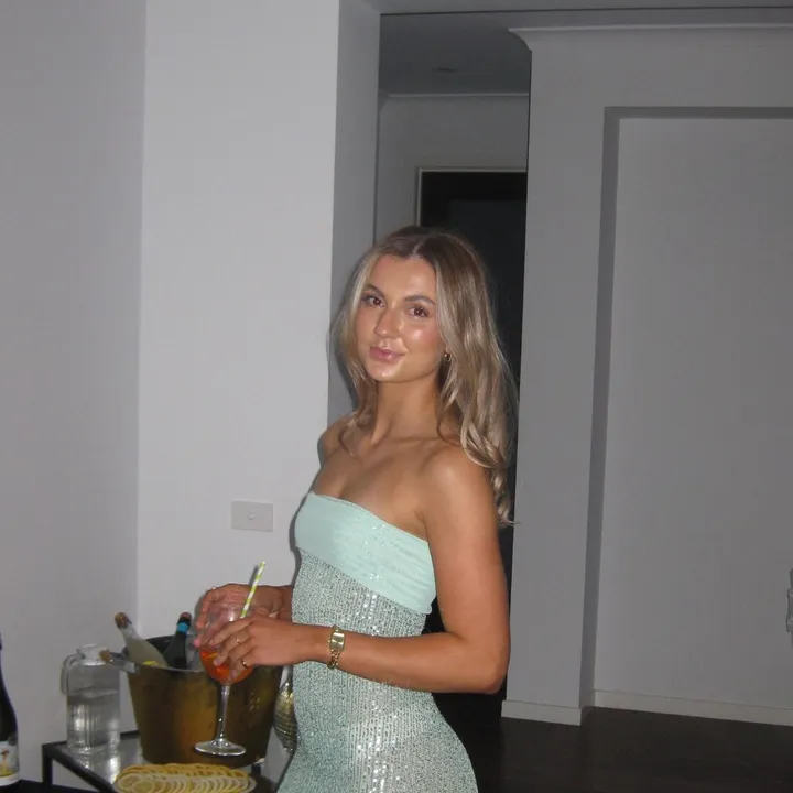 BELLA