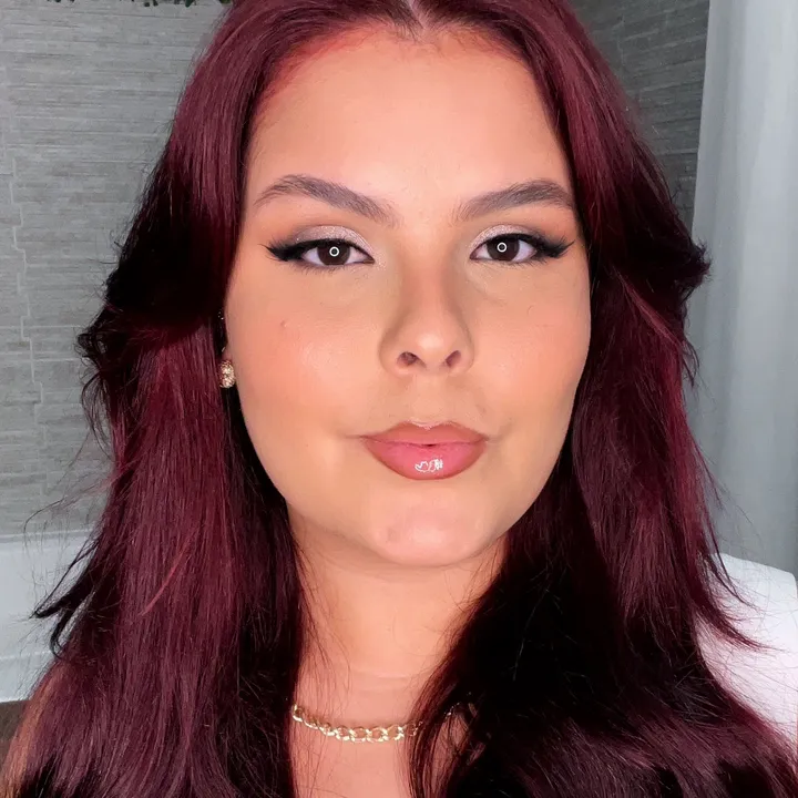 Laura Mello