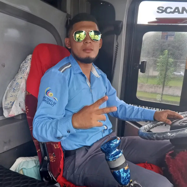 VICTOR MANUEL 🚌🇪🇨