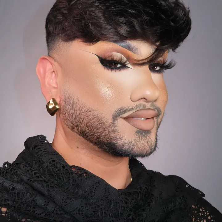 Hud Oliveira makeup