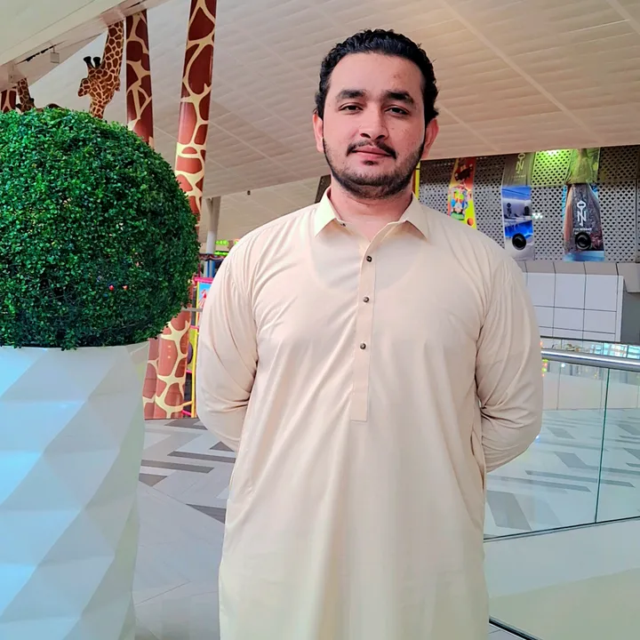 Ishaq KhAn👑👑