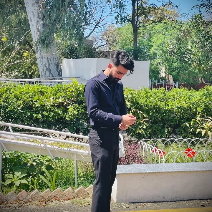 Menaham Safdar ~ 🎵
