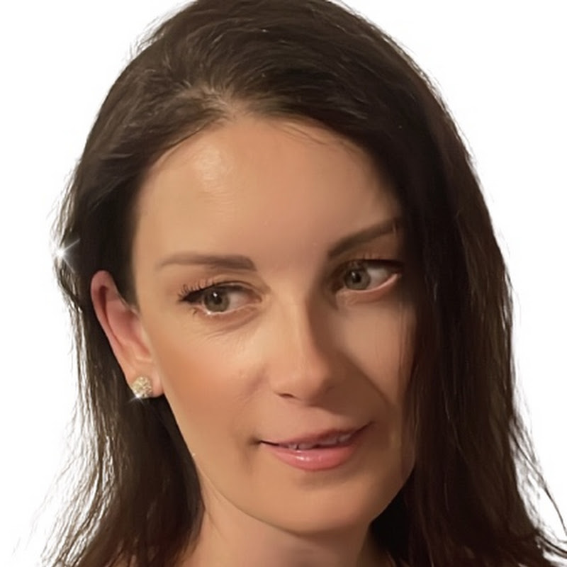 Kasia Glow Makeup