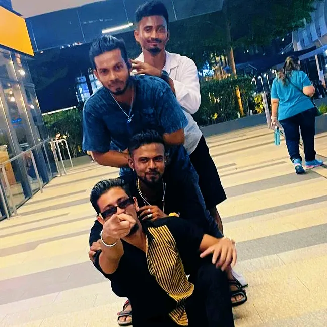 ⦿ᒍ ᔕᕼᑌᐯO