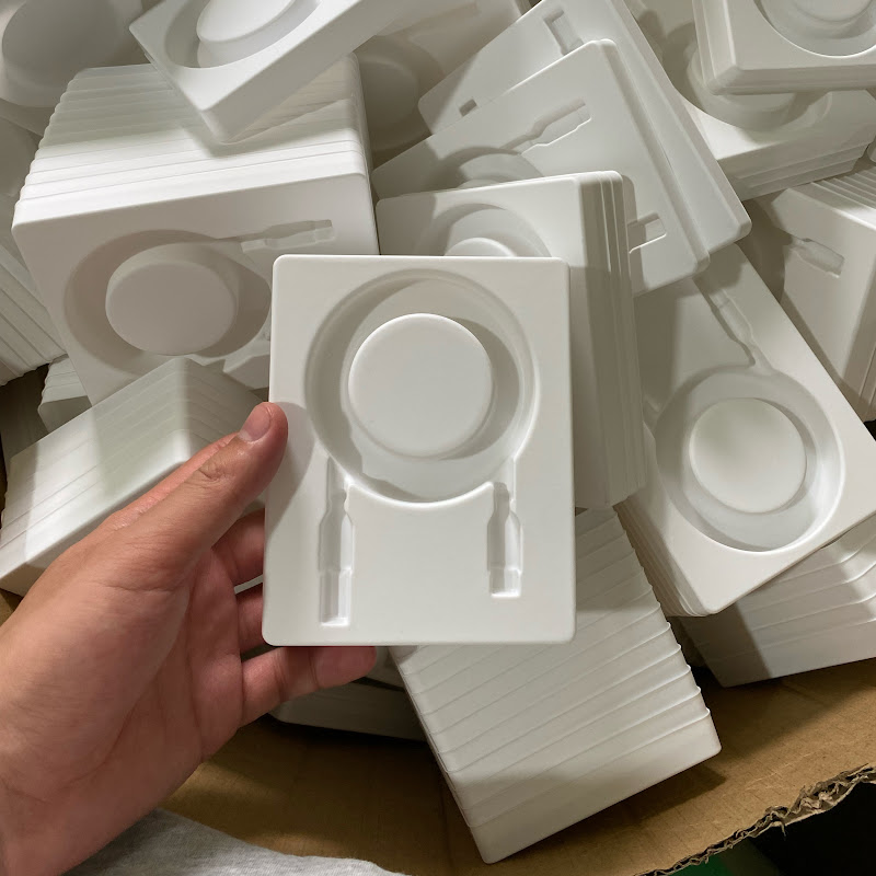 Vacuum thermoforming