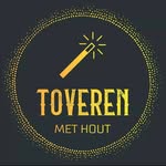 Toveren met hout