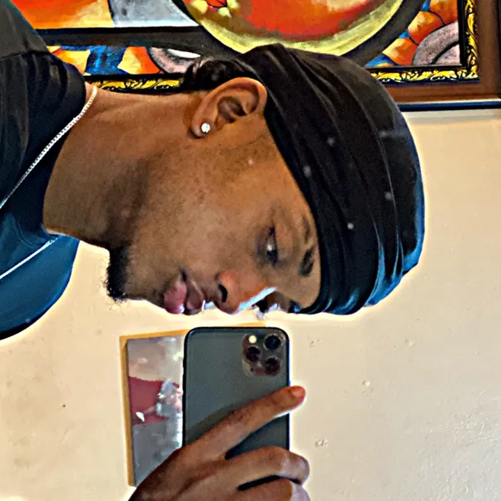 .👽