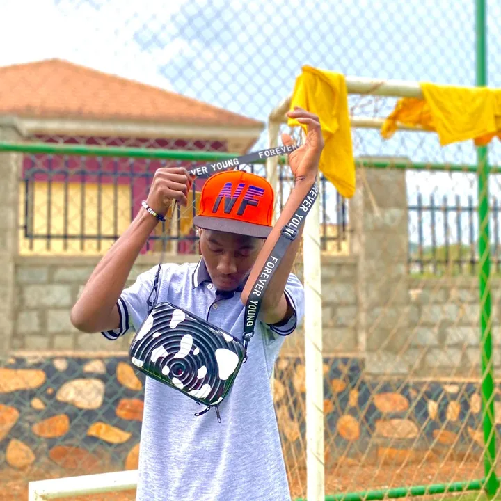 D.A.V.I.S.H.V.Y.B.Z.I.C.O.N.