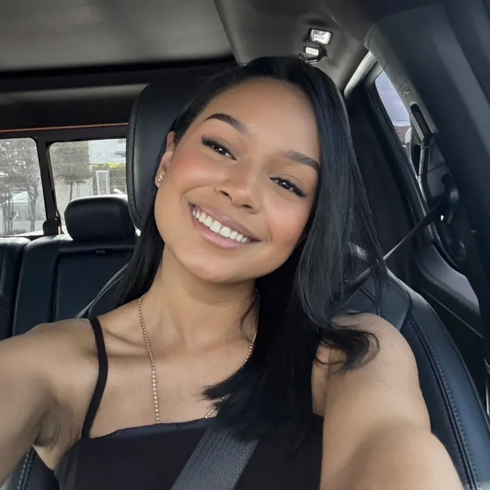 dominican_ford_girl