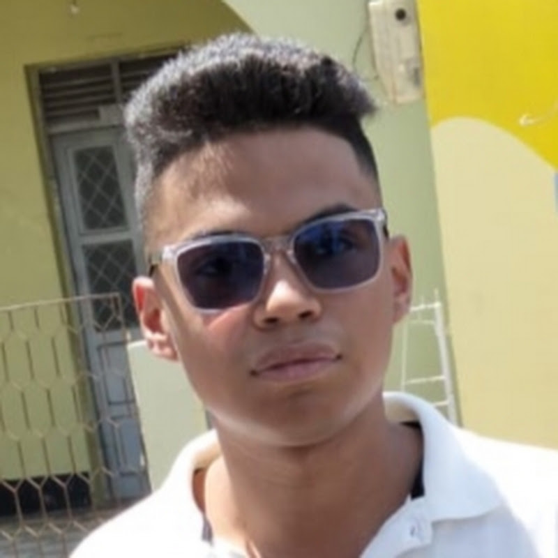 EstebanLeon 21