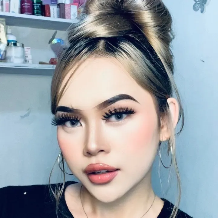 pinkkissscutie
