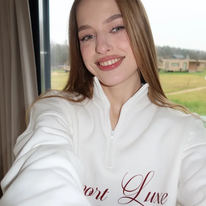 лера | тгк: meewmoore